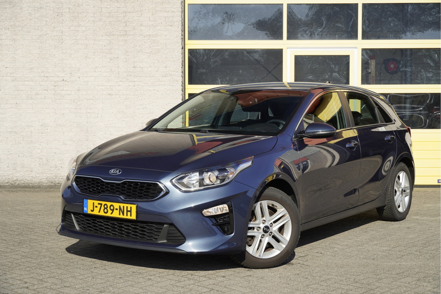 Kia Cee'd - Ceed 1.0 T-GDi 5drs DynamicLine BJ2020 Lmv 16" | Led | Pdc | Navi | Achteruitrijcamera | C - AutoWereld.nl