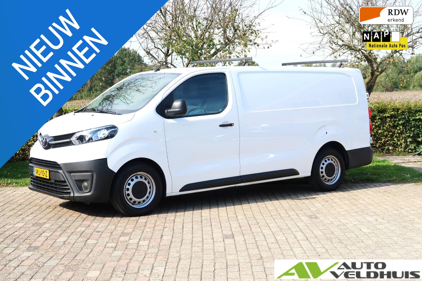 Toyota PROACE Long Worker - 2.0 D-4D Cool Comfort CRUISE DAKDRAGERS AIRCO TREKHAAK - AutoWereld.nl