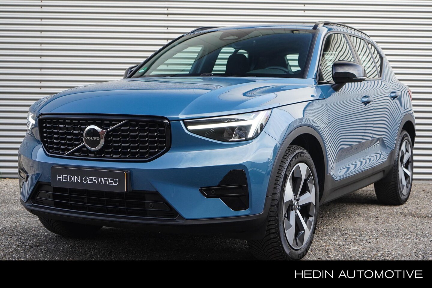 Volvo XC40 - B4 Plus Dark | 2000 kg trekgewicht | Trekhaak | Stuur & Stoelverwarming | Pilot Assist | E - AutoWereld.nl