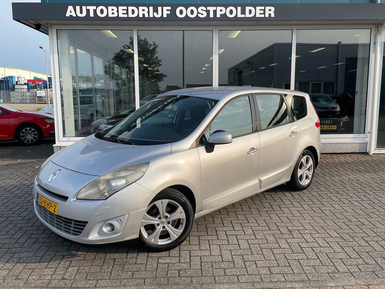 Renault Grand Scénic - 1.4 TCe Dynamique 7p. Motor kapot !! - AutoWereld.nl