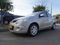 Hyundai i20 - 1.4I AUTOMAAT Dynamic AIRCO
