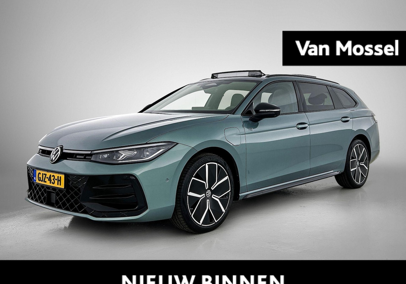 Volkswagen Passat Variant - 1.5 eHybrid R-Line Business SoH 98% | 272 PK | Automaat | Black Style | Ergo Stoelen | Pan - AutoWereld.nl