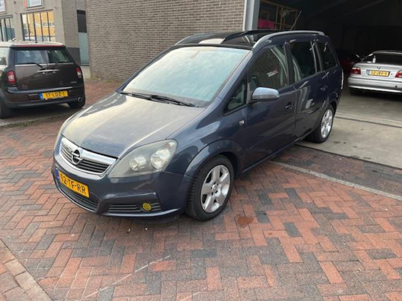 Opel Zafira - 2.2 Executive! Automaat! Airco! Export! - AutoWereld.nl