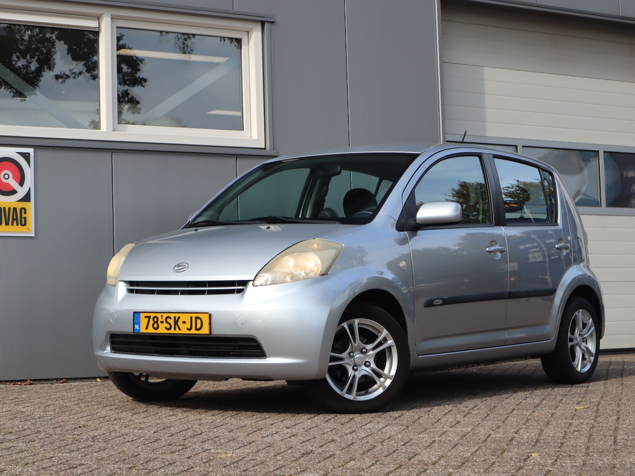 Daihatsu Sirion 2 - 1.3-16V Comfort / Automaat / Airco / Parkeersensoren - AutoWereld.nl