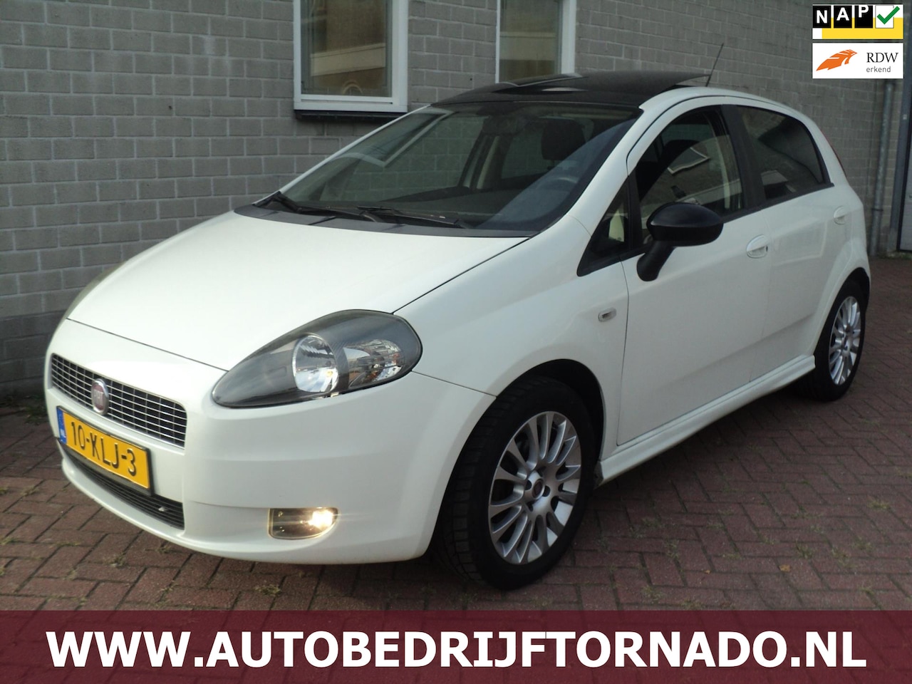 Fiat Grande Punto - 1.4 Nero 5dr met airco bj 2010 - AutoWereld.nl