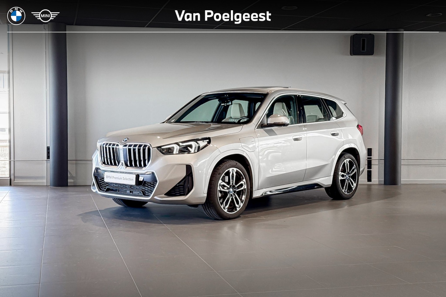 BMW X1 - xDrive25e | M Sport | Glazen Panoramadak | Harman Kardon | Stoelverwarming | - AutoWereld.nl
