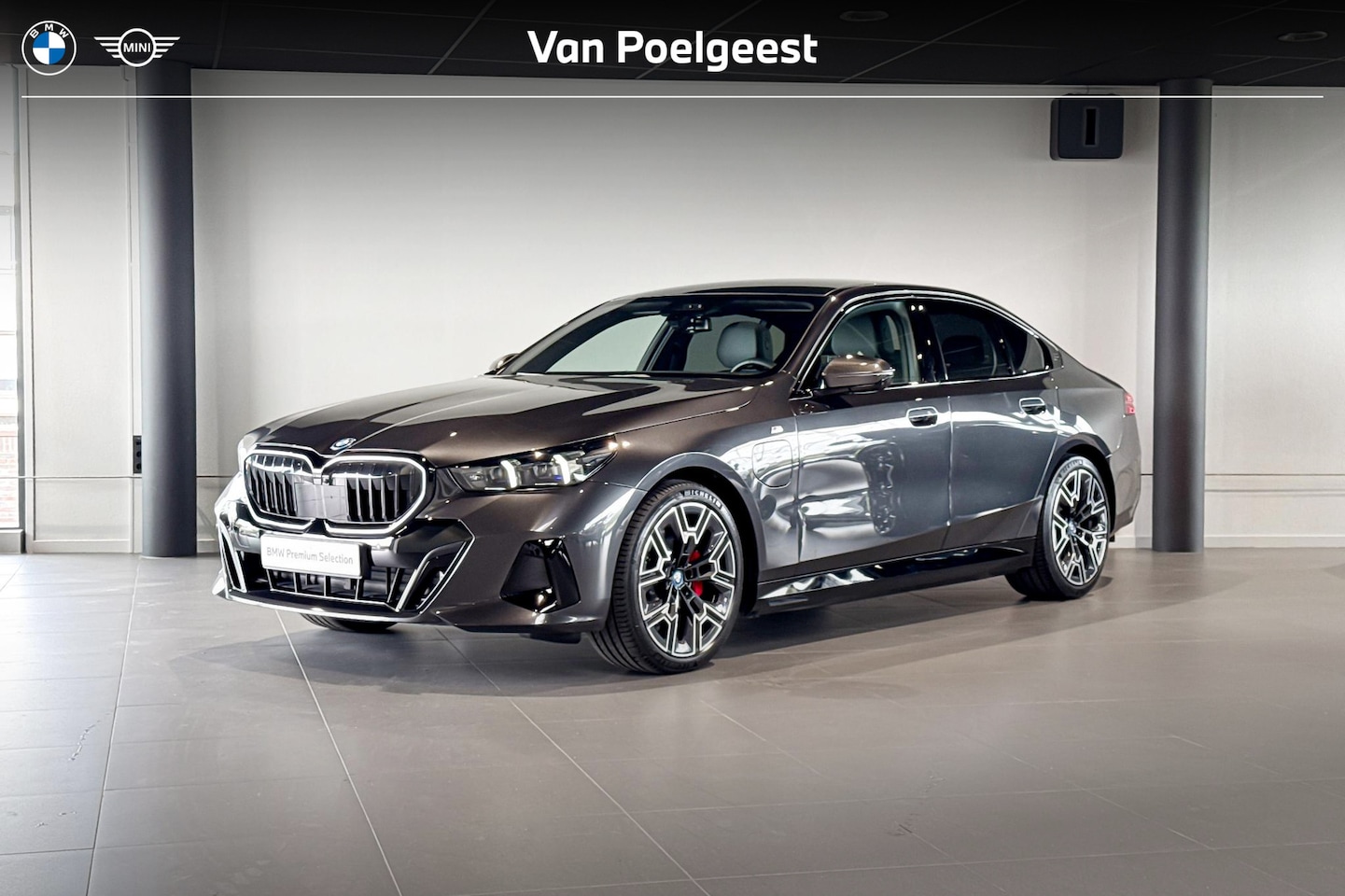 BMW 5-serie - Sedan 530e xDrive | M Sport Pro | Glazen Panoramadak | Comfort Access | Stoelverwarming | - AutoWereld.nl