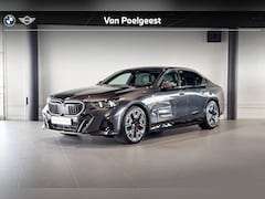 BMW 5-serie - Sedan 530e xDrive | M Sport Pro | Glazen Panoramadak | Comfort Access | Stoelverwarming |