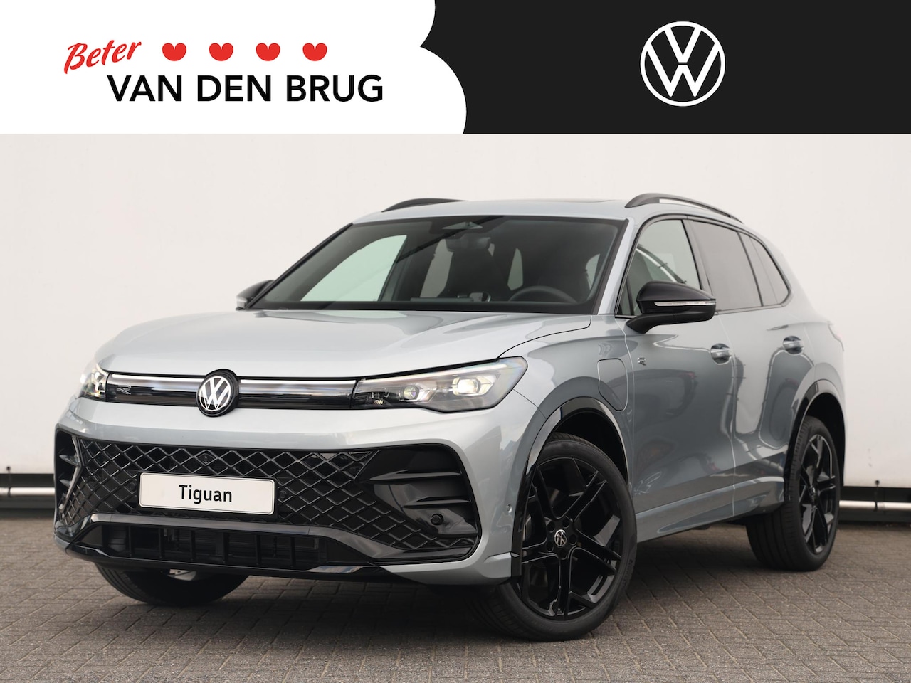 Volkswagen Tiguan - 1.5 eHybrid R-Line Edition 204pk | Navi | Trekhaak | Black Style | 20"York | LED Matrix IQ - AutoWereld.nl