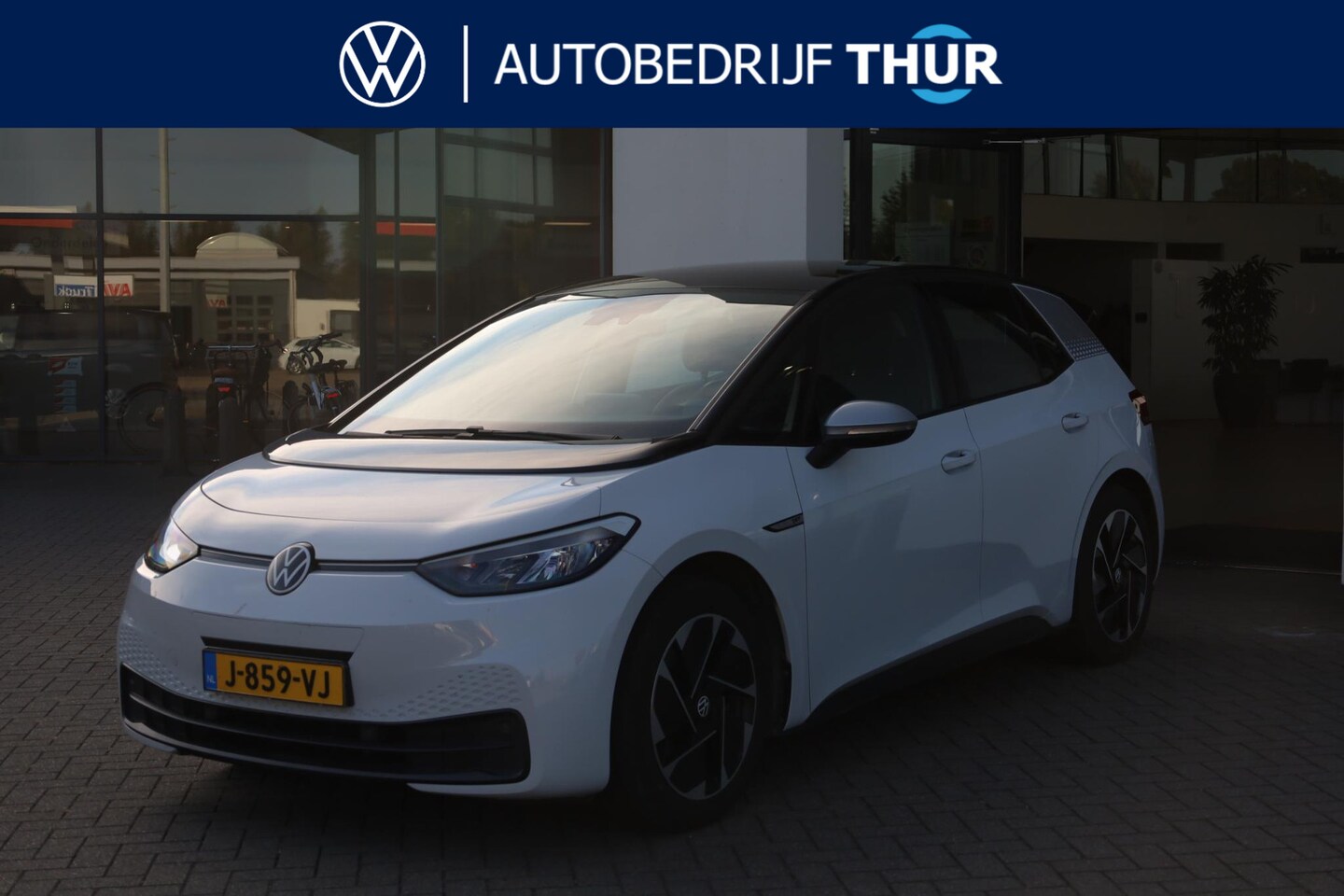 Volkswagen ID.3 - First 58 kWh 18" LMV stoel en stuurwiel verwarming navigatie draadloos carplay NL auto 1e - AutoWereld.nl