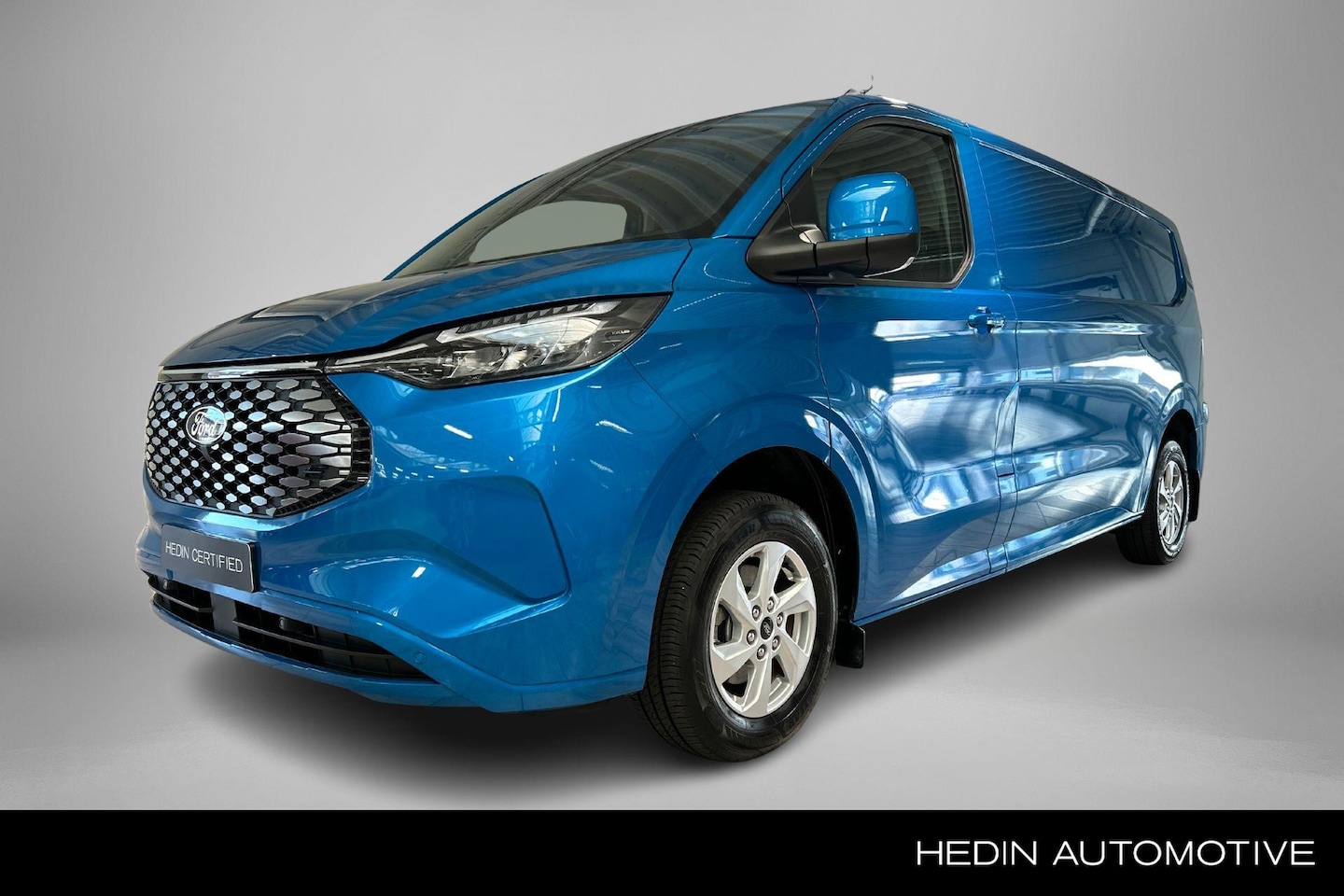 Ford Transit Custom - E-Transit 340 L2H1 Limited 65 kWh - AutoWereld.nl