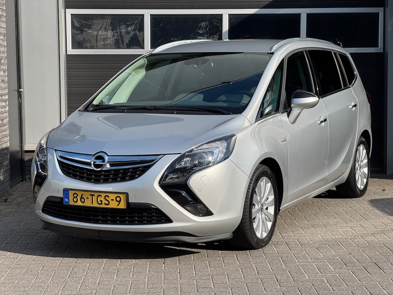 Opel Zafira Tourer - 1.4 Cosmo 7p. Navi, Cruise, Climate Control, NAP - AutoWereld.nl