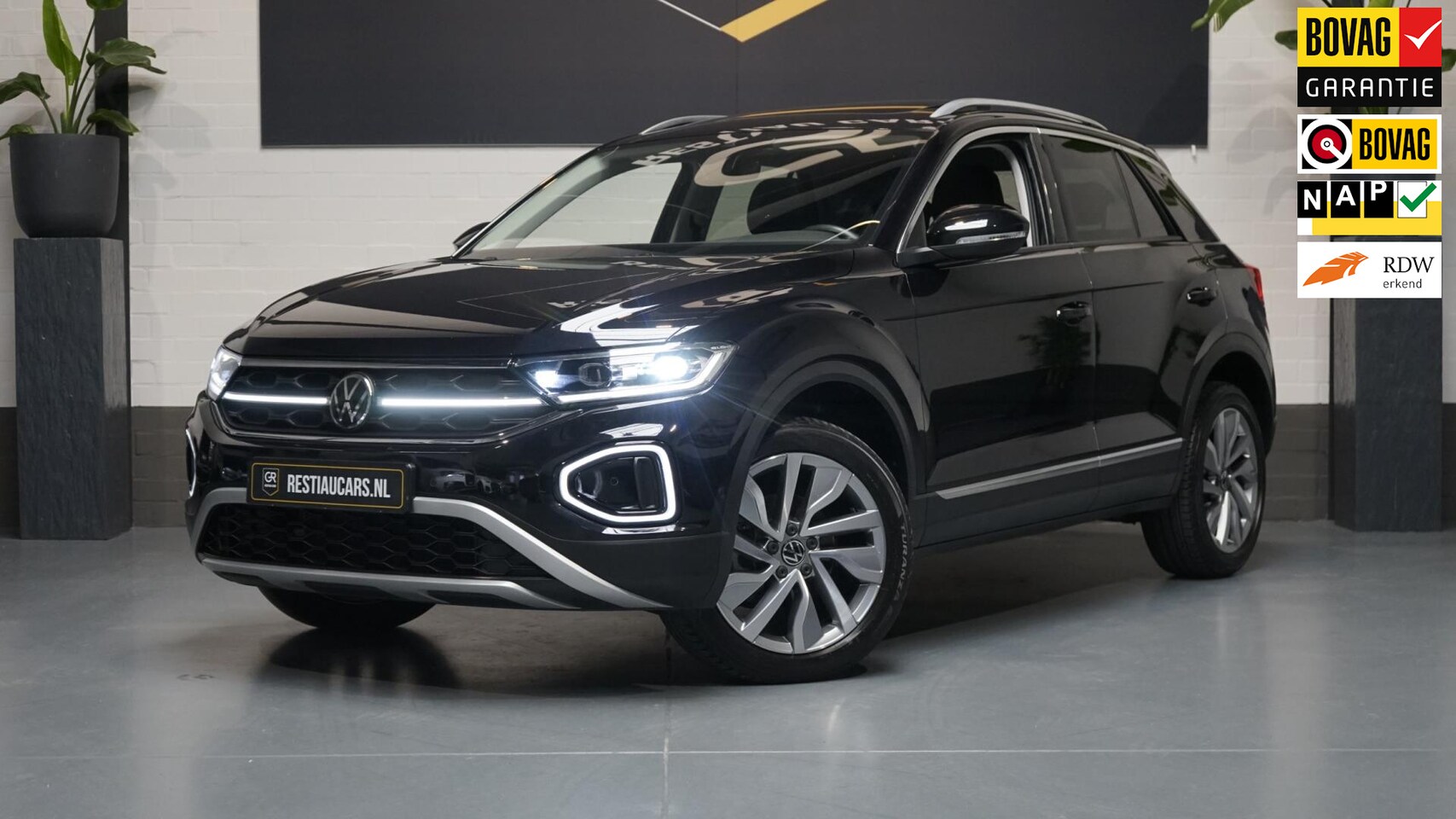 Volkswagen T-Roc - 1.5 TSI Style AUTOMAAT-CAMERAFULL LED-KEYLESS-LEDER-MEMORY-PANORAMA-STOELVERWARMING-VIRTUE - AutoWereld.nl