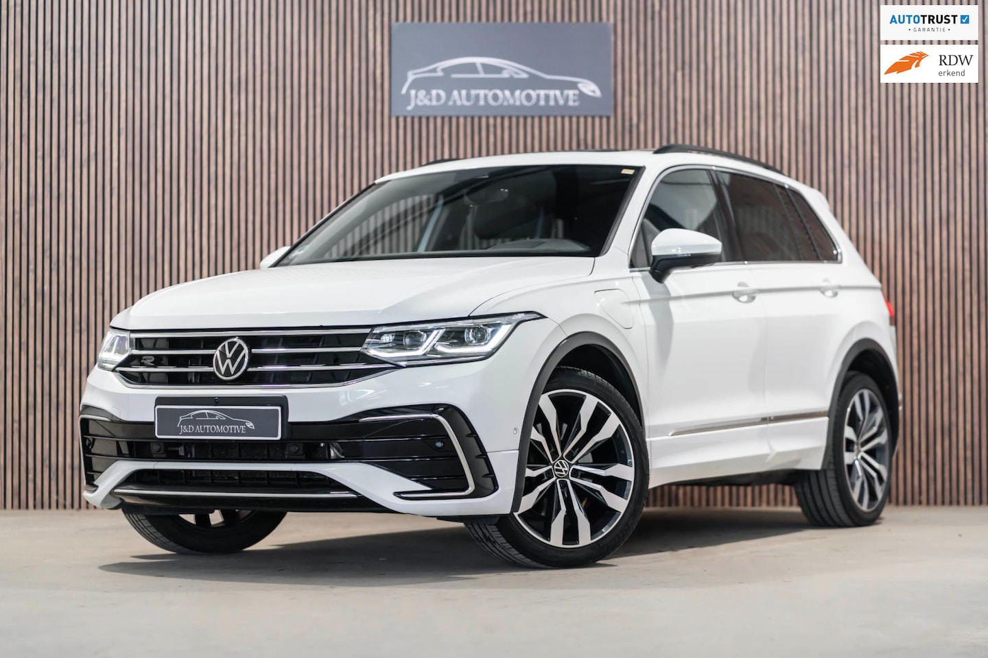 Volkswagen Tiguan - 1.4 TSI eHybrid R-Line DSG PDC - AutoWereld.nl
