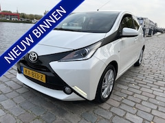 Toyota Aygo - 1.0 VVT-i x-sport 5 deurs airco keurige auto