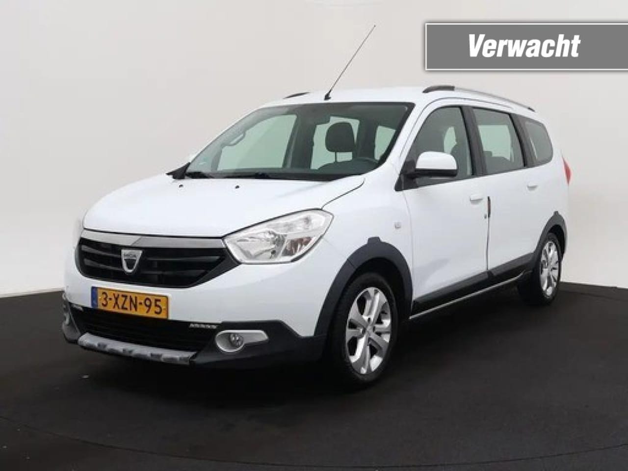 Dacia Lodgy - 1.2 TCE BLACKLINE 5P trekhaak,leer ,navigatie - AutoWereld.nl