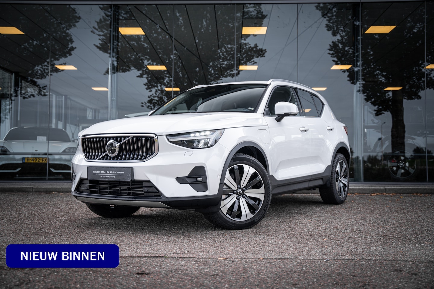 Volvo XC40 - 1.5 T4 Recharge Plus Bright ** Leder ** Camera ** Trekhaak ** Memory Seats - AutoWereld.nl