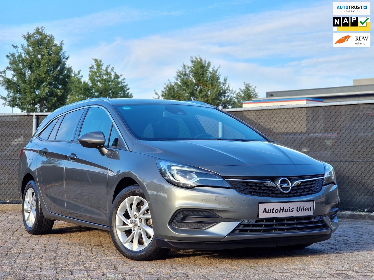 Opel Astra Sports Tourer - 1.2Turbo Elegance*Trekhaak*Camera - AutoWereld.nl