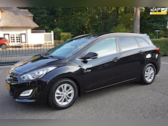 Hyundai i30 Wagon - 1.6 GDi i-Motion Airco Navi Pdc Lm Velgen Trekhaak