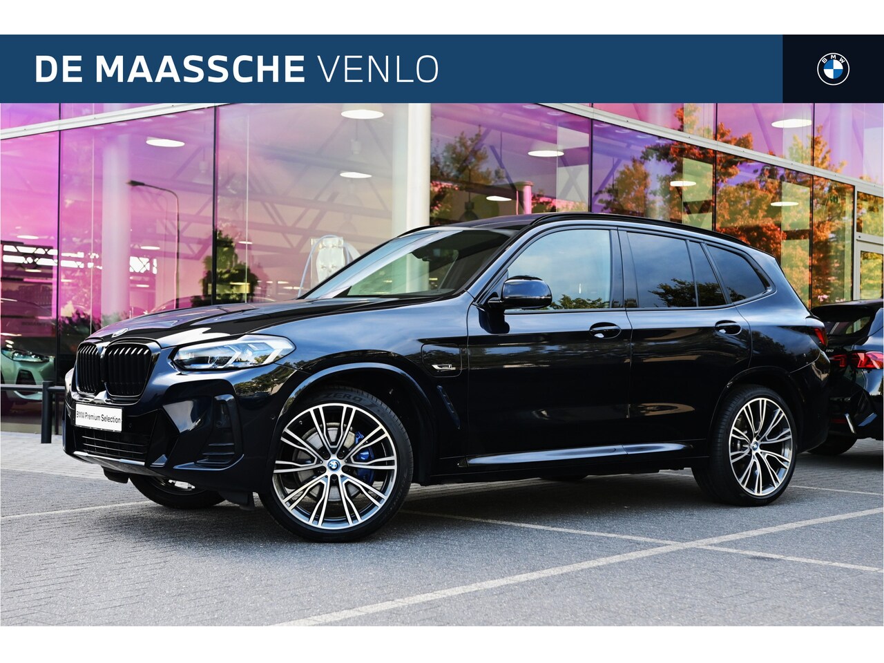 BMW X3 - xDrive30e M Sport Automaat / Panoramadak / Trekhaak / Sportstoelen / Achteruitrijcamera / - AutoWereld.nl