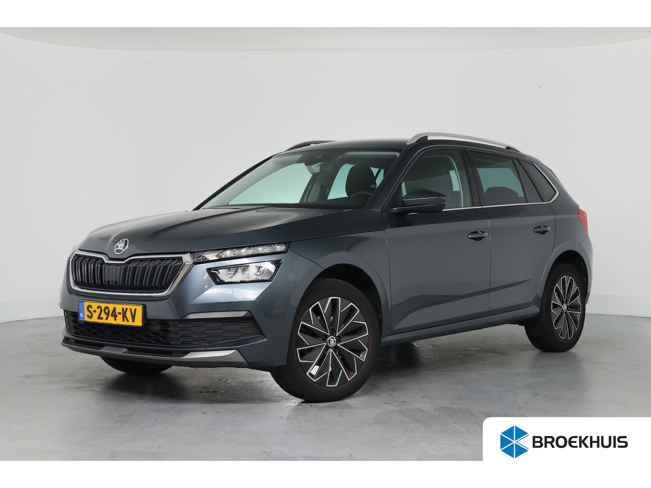 Skoda Kamiq - 1.0 TSI 110pk Active | Navi by App | Trekhaak | Clima | LED | Parkeersensoren | DAB | Virt - AutoWereld.nl