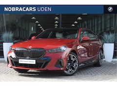 BMW 5-serie - 530e M Sport Automaat / Panoramadak / Trekhaak / Bowers & Wilkins / Parking Assistant Prof