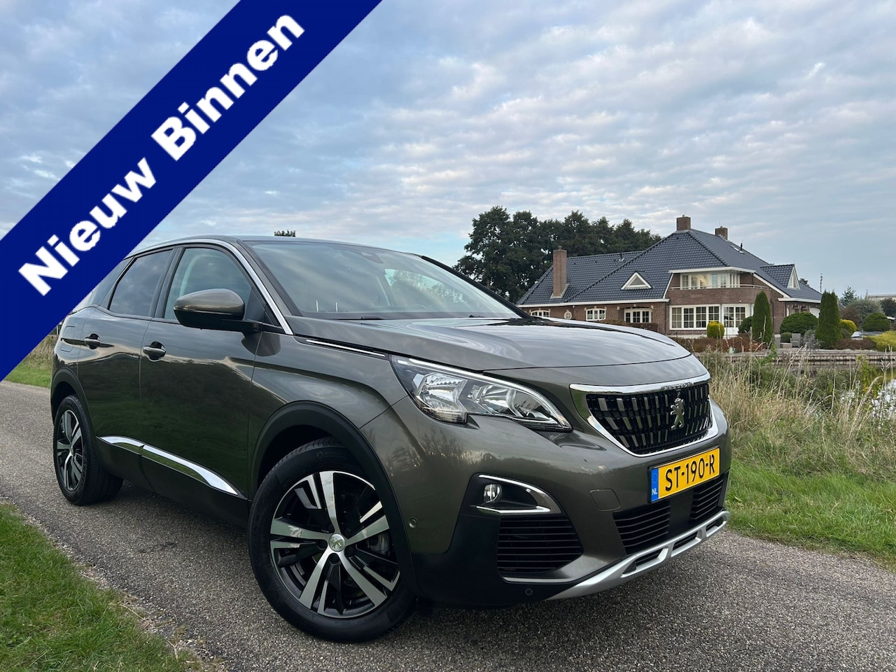 Peugeot 3008 - 1.2 PureTech Allure Trekhaak / Automaat / Topstaat! - AutoWereld.nl