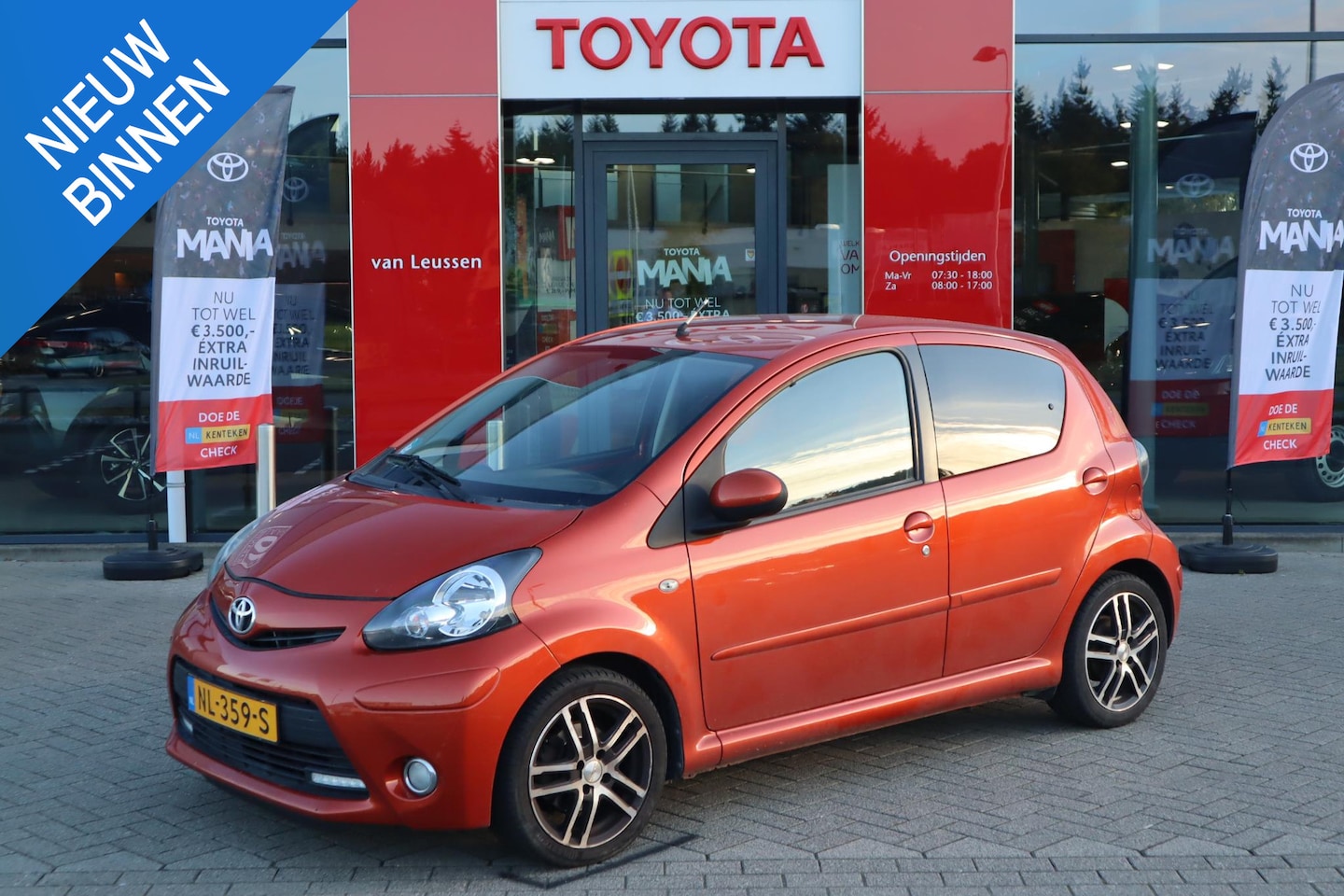 Toyota Aygo - 5-DEURS ORANGE AIRCO LM-VELGEN - AutoWereld.nl
