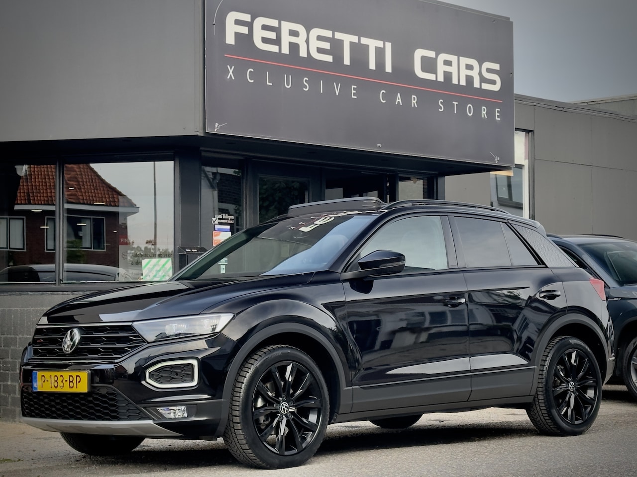 Volkswagen T-Roc - 1.5 TSI AUT7 SPORT PANODAK NAVI CAMERA DIGI-DASH APPLE-CARPLAY LED LMV PDC - AutoWereld.nl