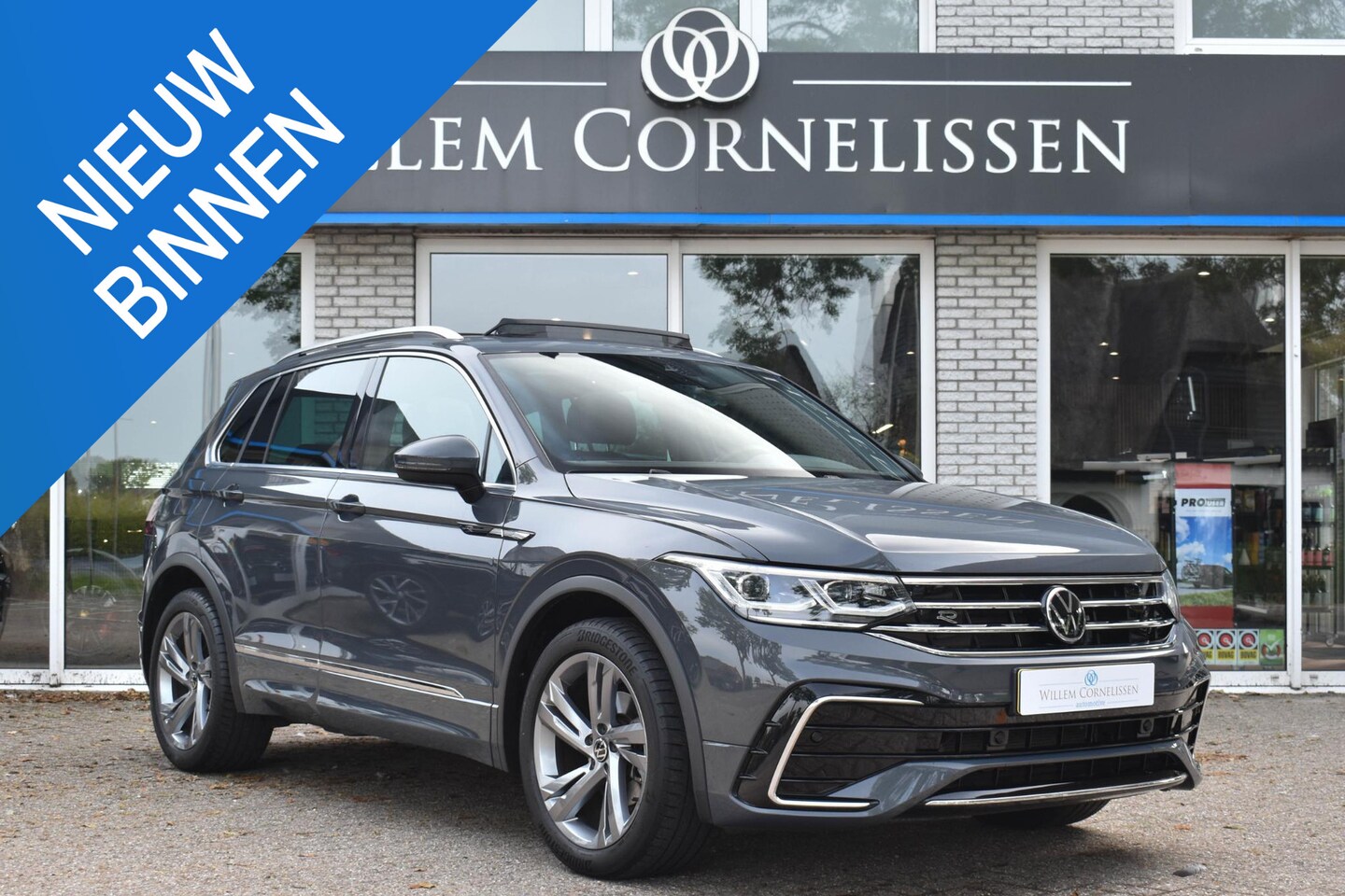 Volkswagen Tiguan - 1.5 TSI R-Line Business+ Pano Trekhaak IQ Light - AutoWereld.nl
