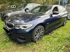 BMW 3-serie Touring - 330e xDrive M Sport | Pano HUD Laser Leer Memory Stuurverwarming