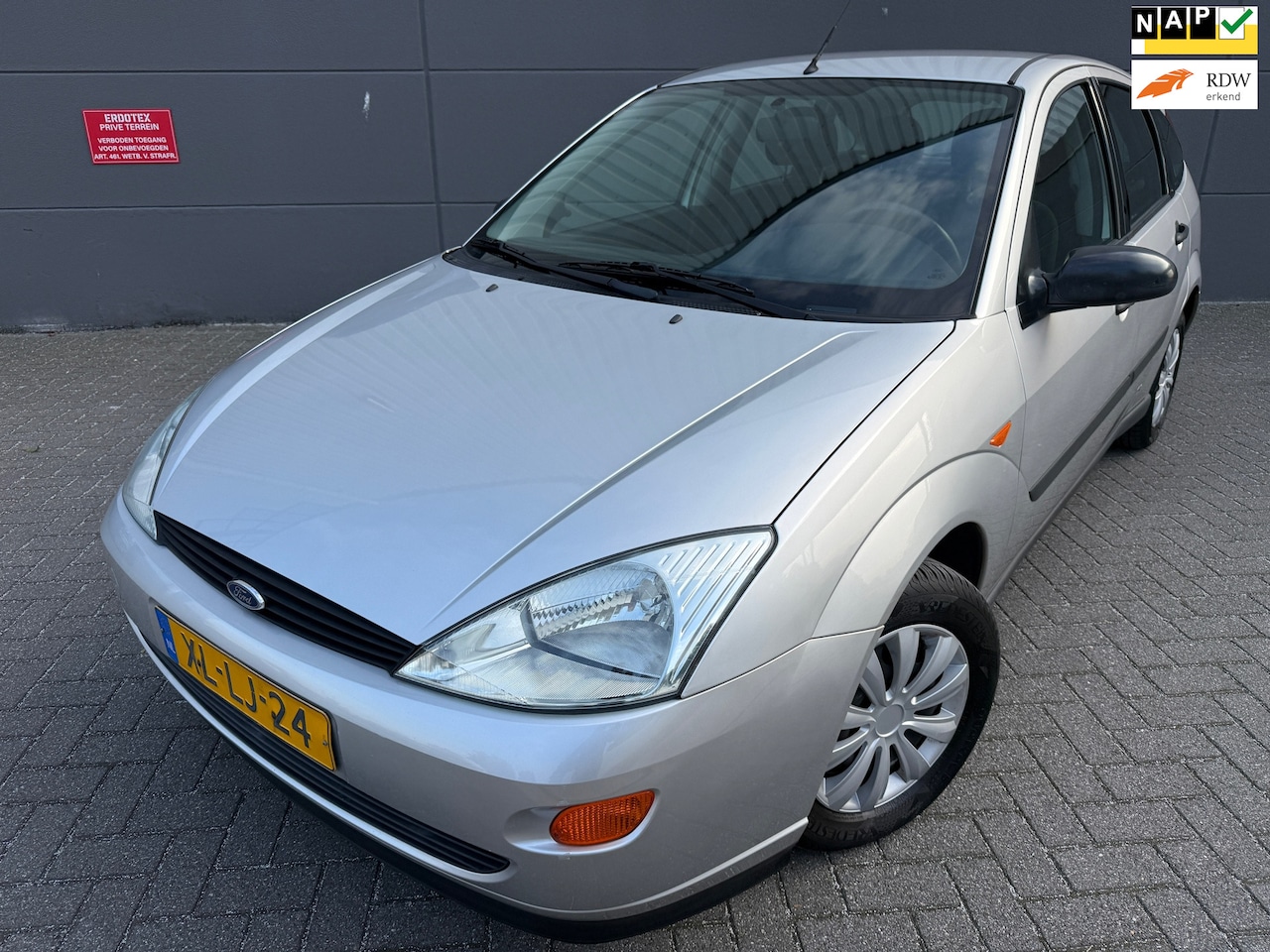 Ford Focus - 1.6-16V Ghia*AIRCO*APK*NAP*ELKT-RAAM - AutoWereld.nl