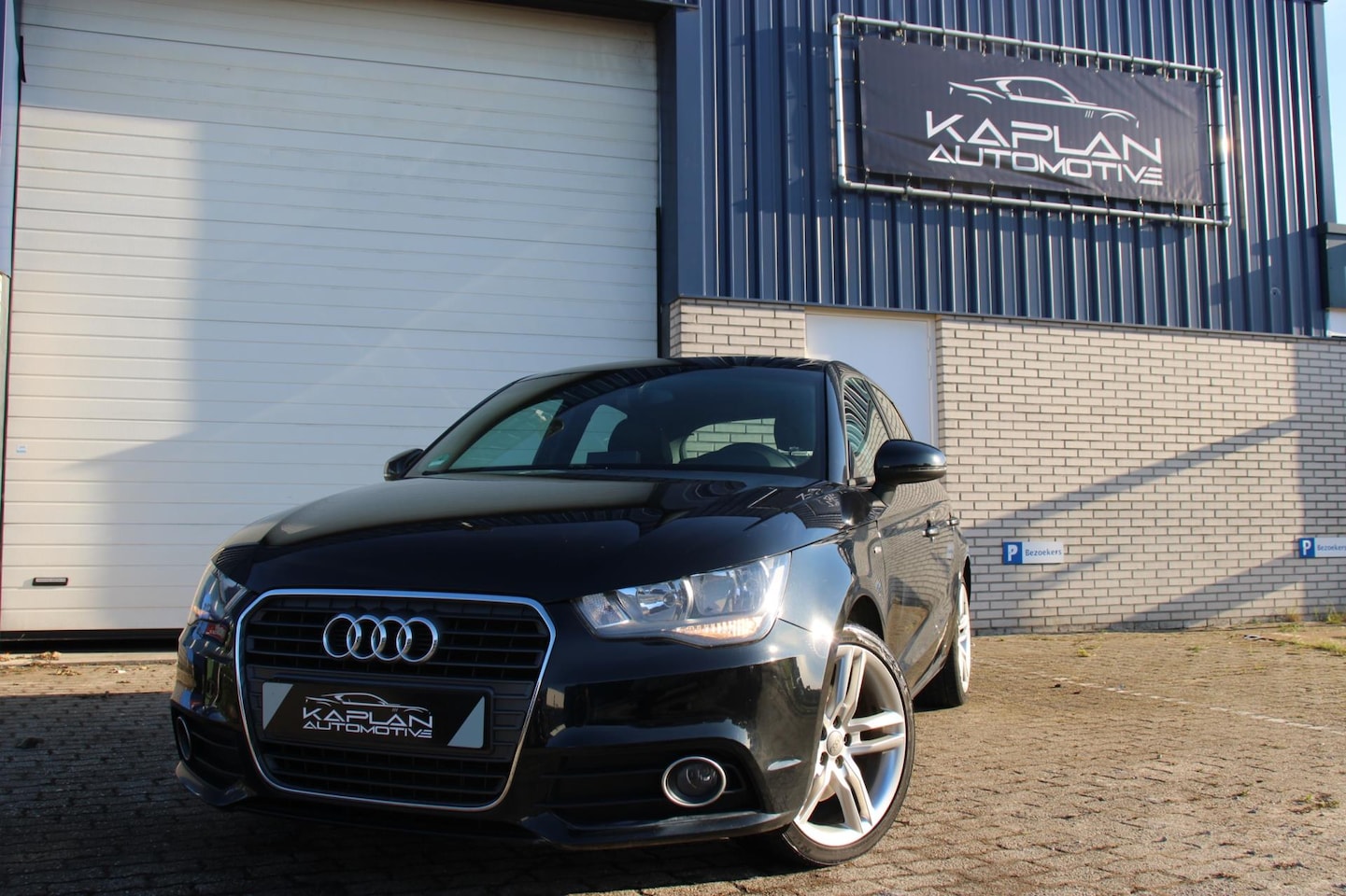 Audi A1 - 1.4 TFSI 122PK S-Line Pano Stoelverw Trekhaak 6-Bak BT - AutoWereld.nl