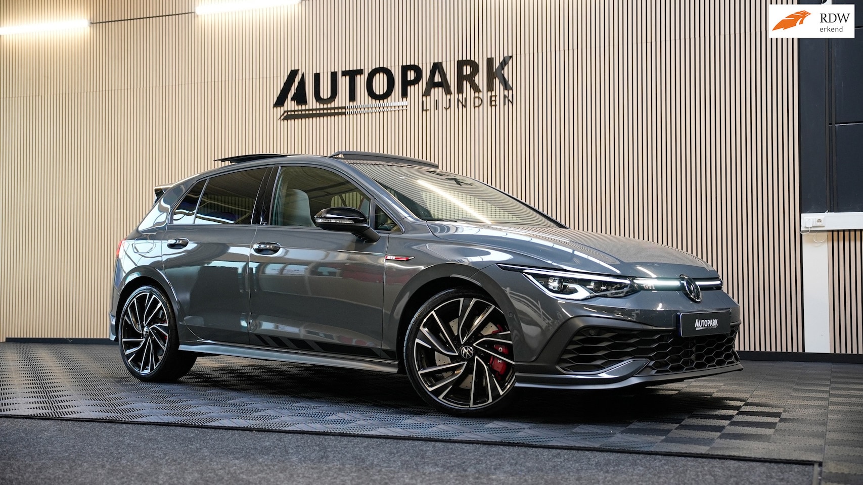 Volkswagen Golf - 2.0 TSI GTI PANO/HARMAN KARDON/HUD/KEYLESS/MEMORY/DEALERONDERHOUDEN/STOELVERKOELING/CARPLA - AutoWereld.nl