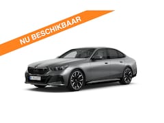 BMW i5 - eDrive40 M-Sport Pro - Pano - Trekhaak - Driving Ass Prof - Stoelventilatie