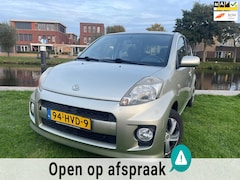 Daihatsu Sirion 2 - 1.3-16V Prestige 5drs AUTOMAAT HOGE INSTAP