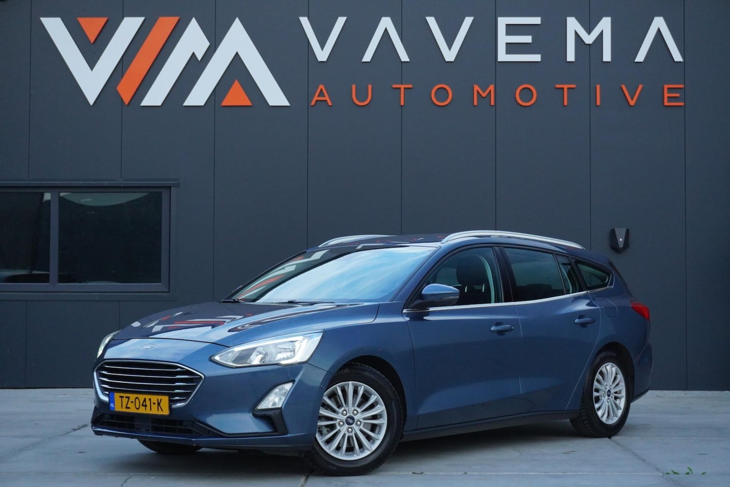 Ford Focus Wagon - 1.0 Titanium Business 2018 Carplay Airco Clima Trekhaak Cruise control Lane assist - AutoWereld.nl
