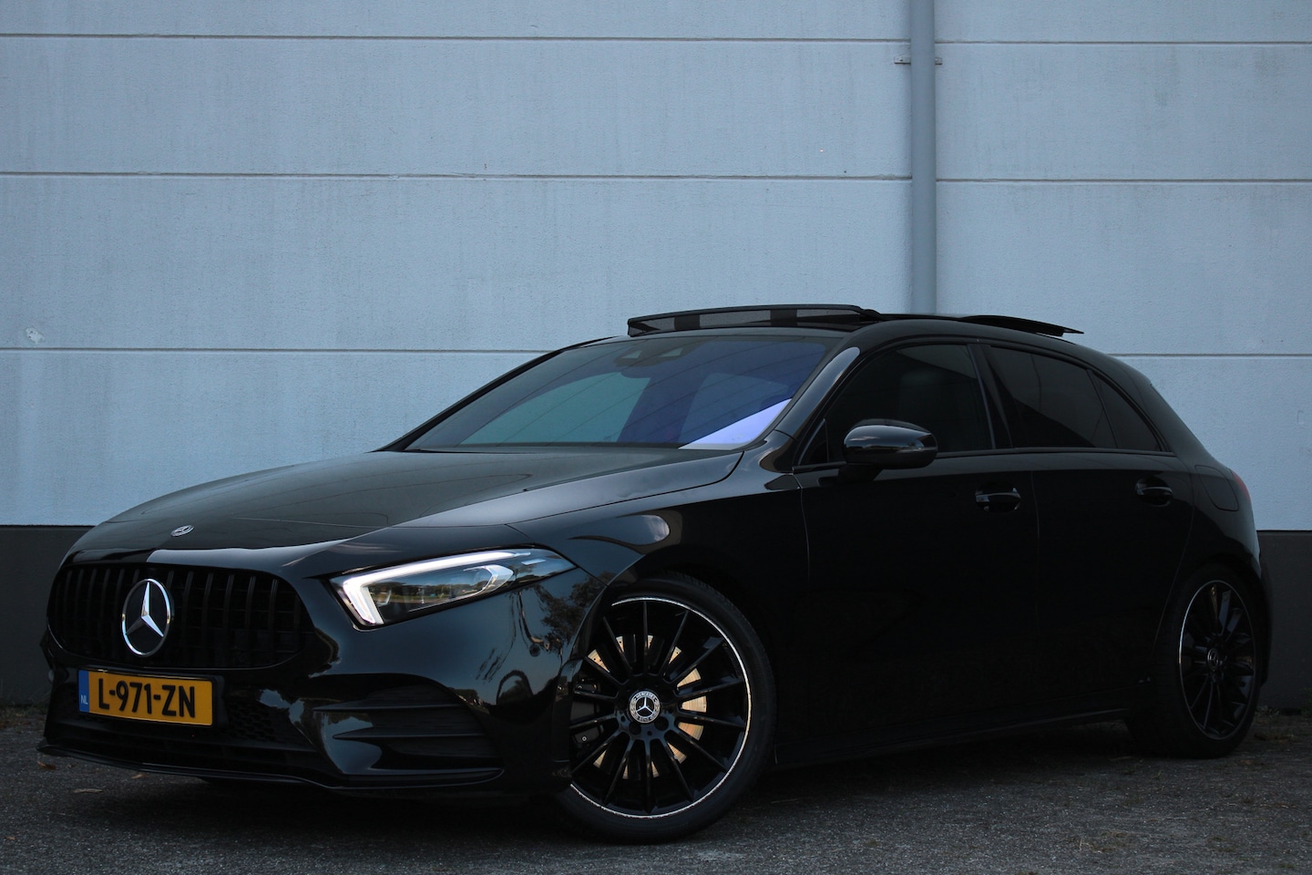 Mercedes-Benz A-klasse - 250 Premium Plus AMG Line - AutoWereld.nl