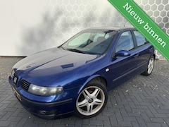 SEAT Leon - 1.6-16V Executive airco inruilkoopje