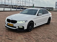 BMW 5-serie - 530e iPerformance Executive -	3 keer M uitgevoerd -	Alcantara bekleding -	Head-up display -	19 inch breedset met Pirel