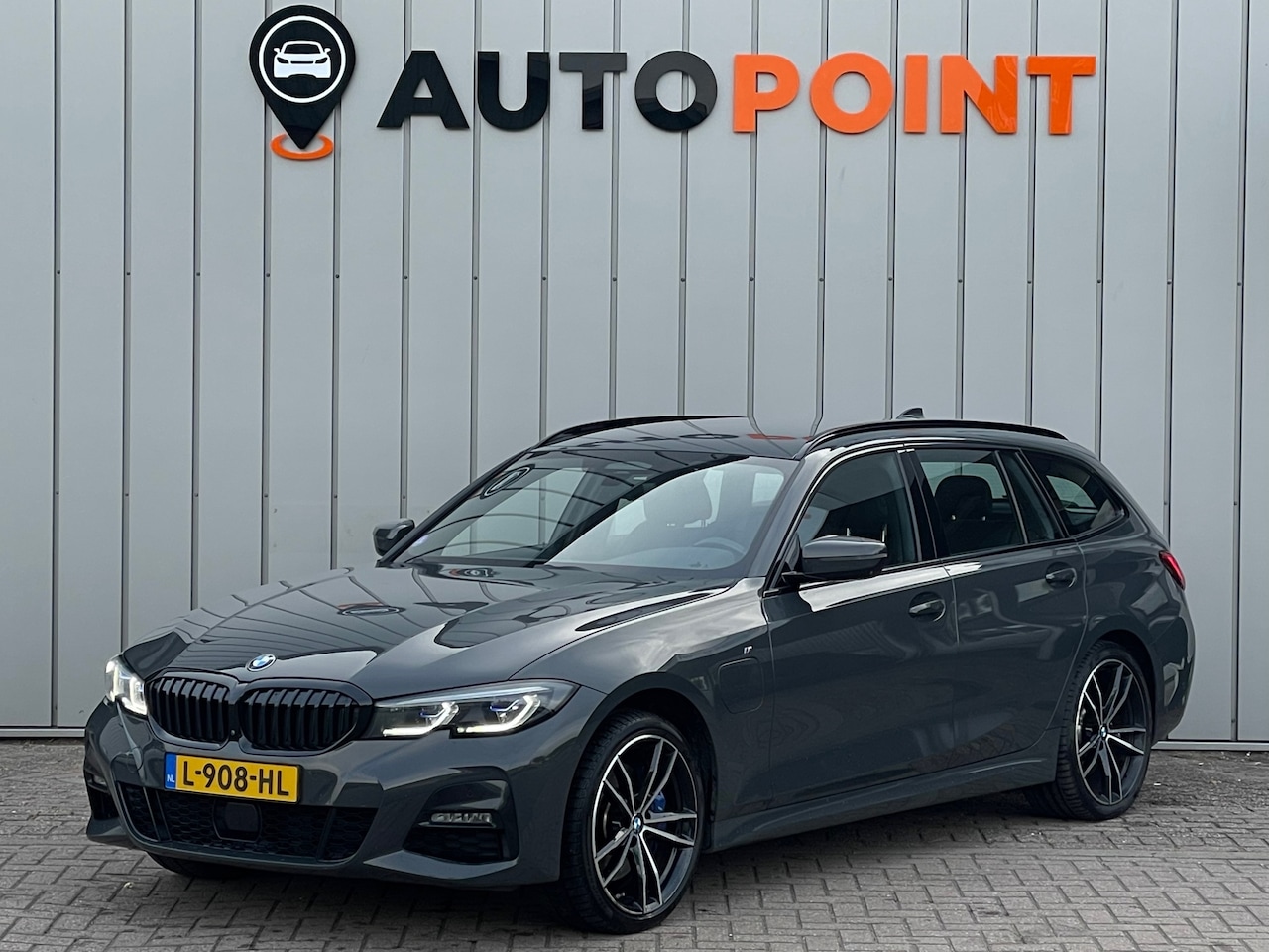 BMW 3-serie Touring - 320e XDRIVE M-Business Edition+|1E EIG|DEALEROND|M-PAKKET|360CAMERA|HARMAN.K|LASERLIGHT|ST - AutoWereld.nl