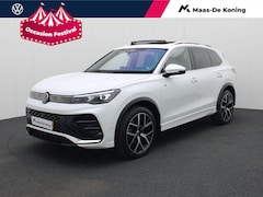 Volkswagen Tiguan - 1.5 eTSI 150PK R-Line DSG automaat · Panoramadak · 360°Camera + Parkeersensoren · Trekhaak
