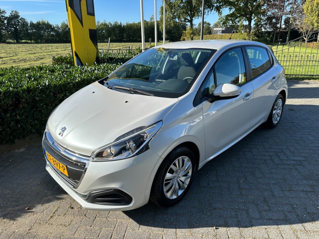 Peugeot 208 - 1.2 PureTech Active Cruise / Bluetooth - AutoWereld.nl
