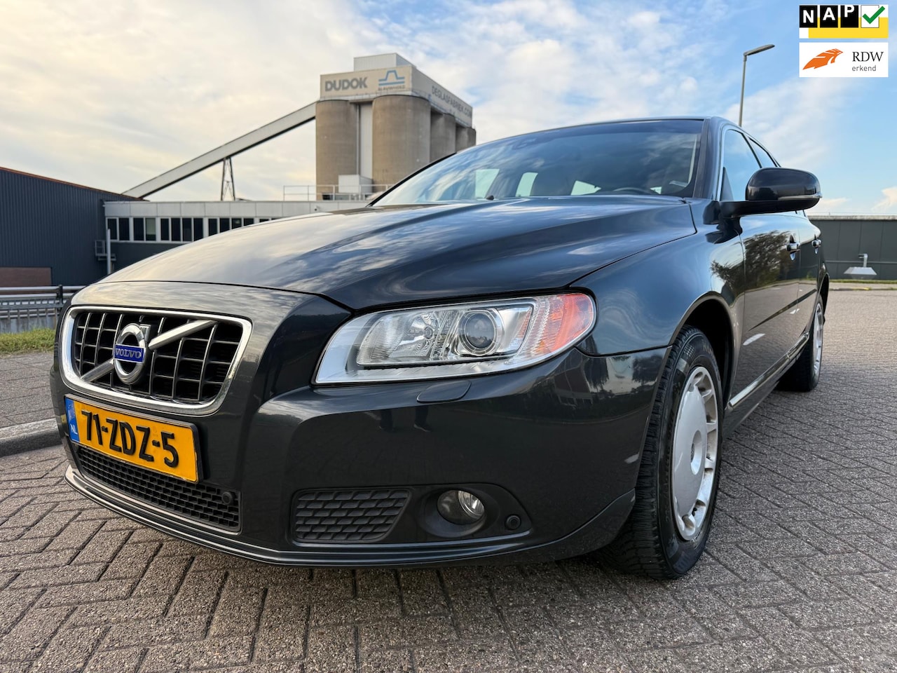 Volvo V70 - 1.6 T4 Limited Edition 1.6 T4 Limited Edition - AutoWereld.nl