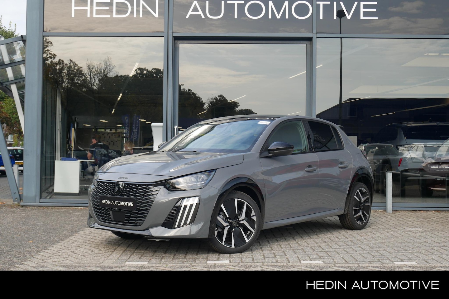 Peugeot 208 - 1.2 Hybrid 145 e-DCS6 GT Automaat | Nieuw Uit Voorraad | Luxe Uitvoering | Navigatie Midde - AutoWereld.nl