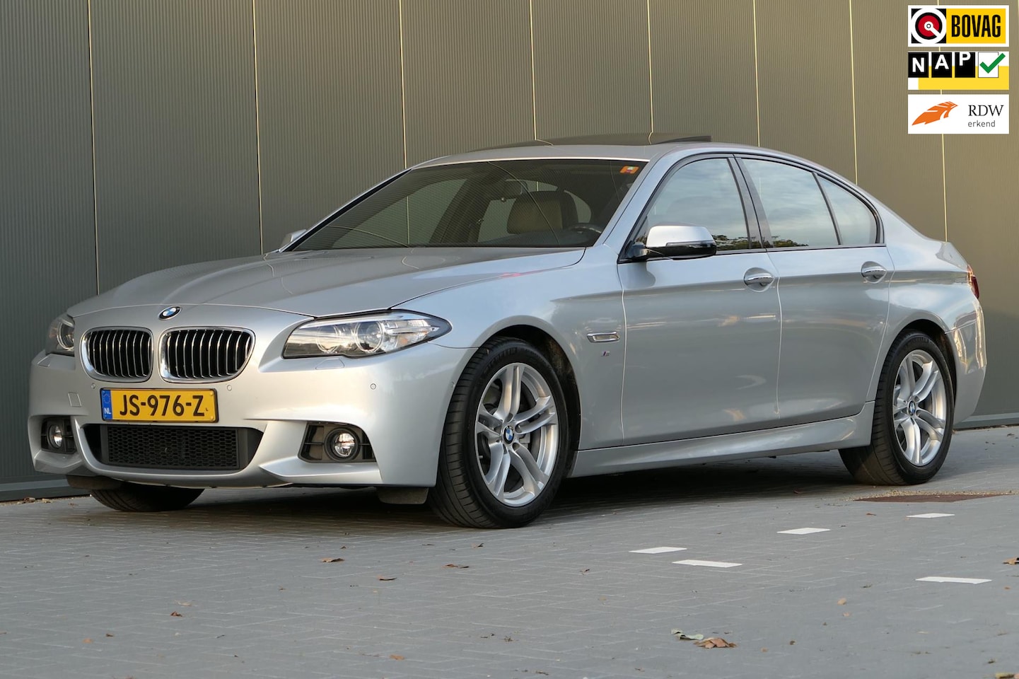BMW 5-serie - 520i M-Sport Edition High Executive NAP Navi Sportstoelen Schuifdak Leder - AutoWereld.nl