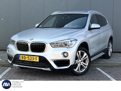 BMW X1 - sDrive18i Executive Navigatie I Achteruitrijcamera I Parkeer sensoren achter I Automatisch