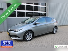 Toyota Auris - 1.8 Hybrid Trend NL Auto | 1e Eigenaar | Panoramadak | Navigatie