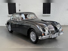 Jaguar XK - 150 3.4 FHC 5 Speed Gearbox - Powersteering - Bucket seats Volledig body-off gerestaureerd