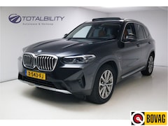 BMW X3 - xDrive30e 293 PK | LCI FACELIFT | Elec. trekhaak | Panoramadak | Stoel- & stuurverwarming